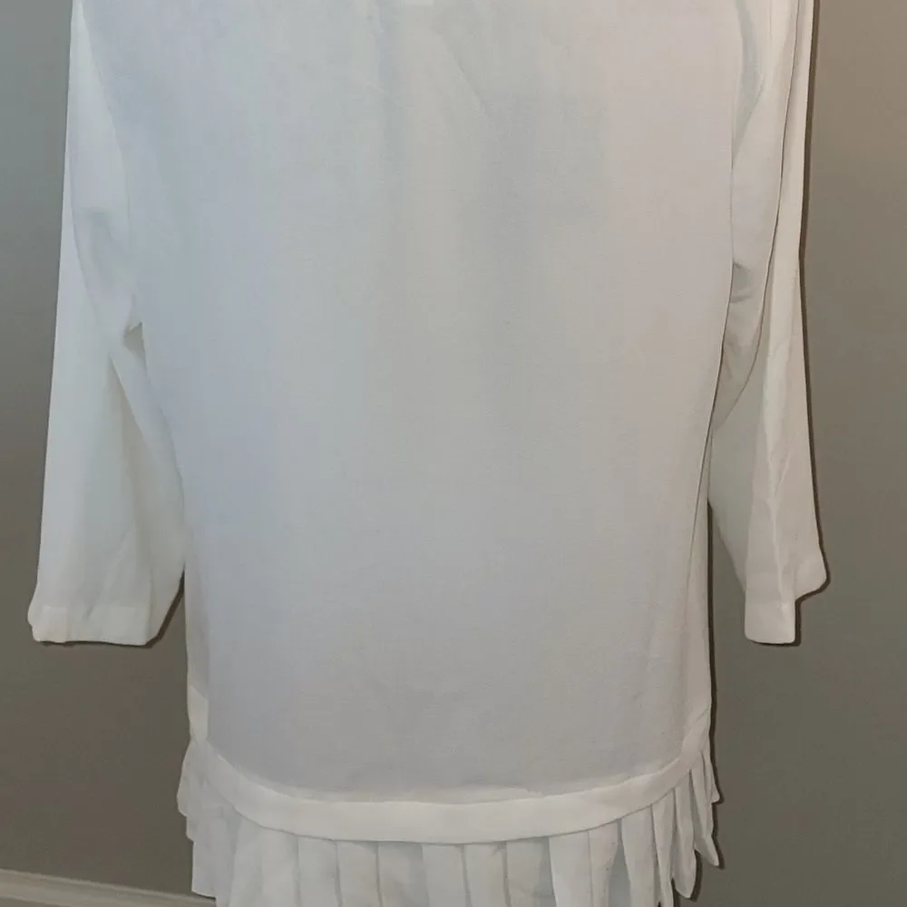 NWOT J.Jill cream top with bottom pleats